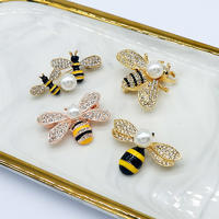 4 Pieces Honey Bee Brooch Lapel Pins for Women Crystal Insect Themed Bee Brooches with Faux Pearl Fashion Gift for Birthday Dating Party Anniversary